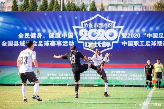 方媛出席时尚活动尴尬不断，语言障碍频频显现